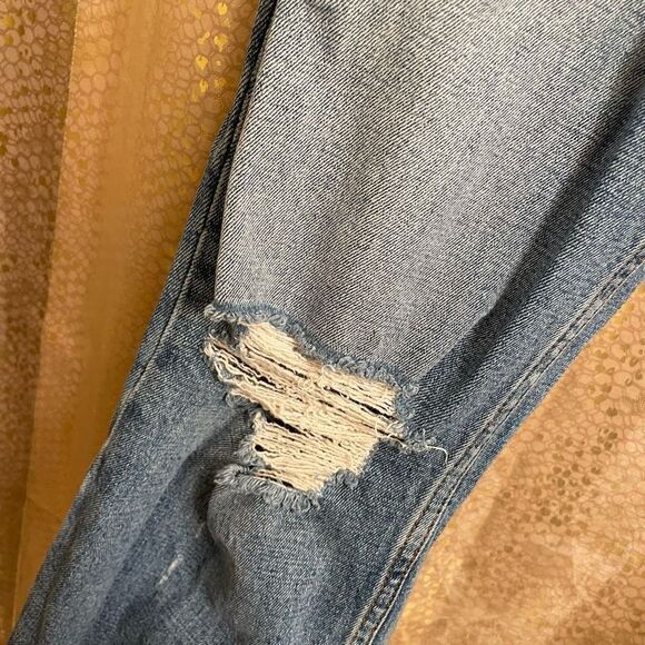 Abercrombie & Fitch Distressed Zoe Natural Rise Ankle Straight Jeans, 6R - Picture 6 of 8